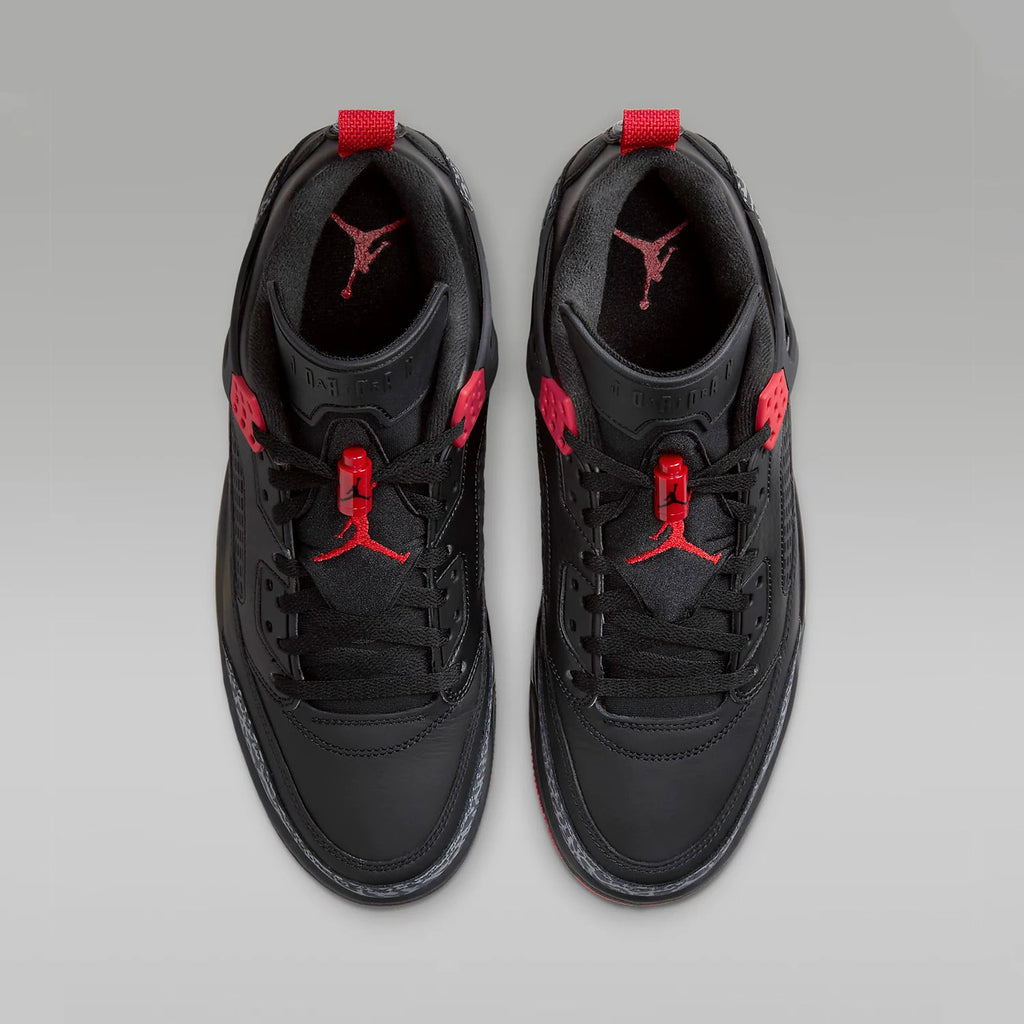 Air Jordan 4 Retro – Leyenda en Cada Paso